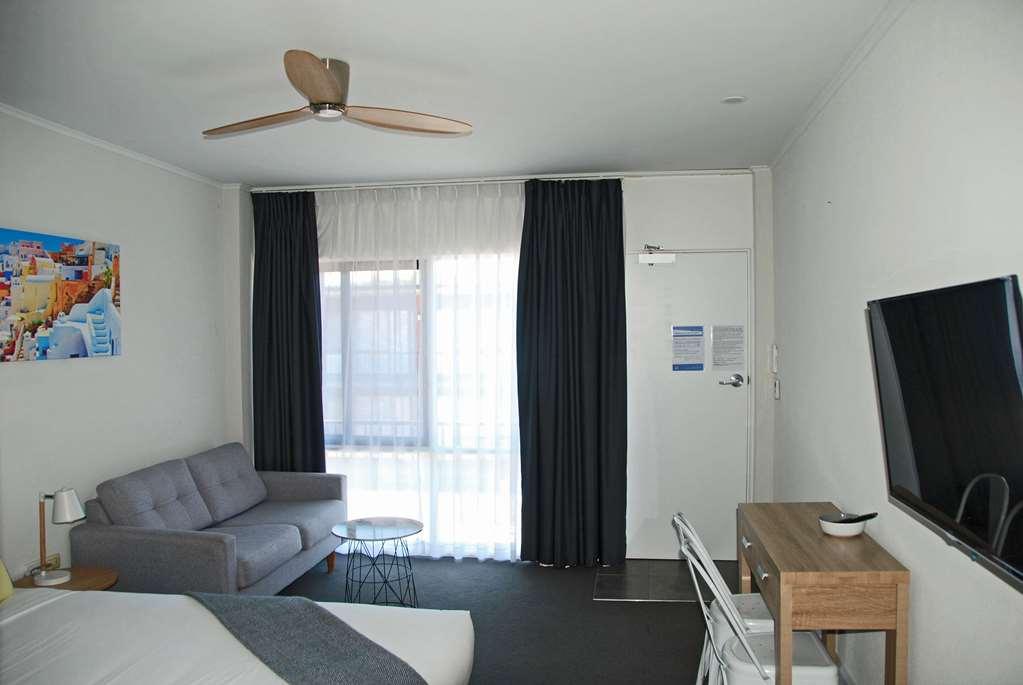 Commodore Motor Inn Albury Room photo