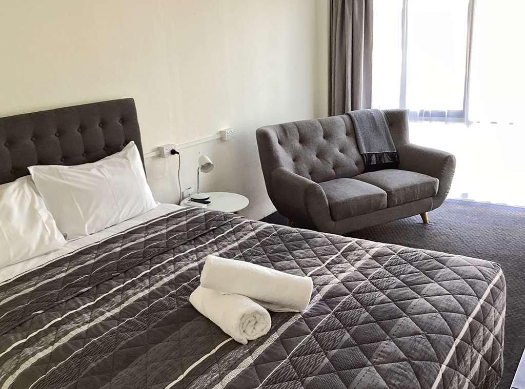 Commodore Motor Inn Albury Room photo