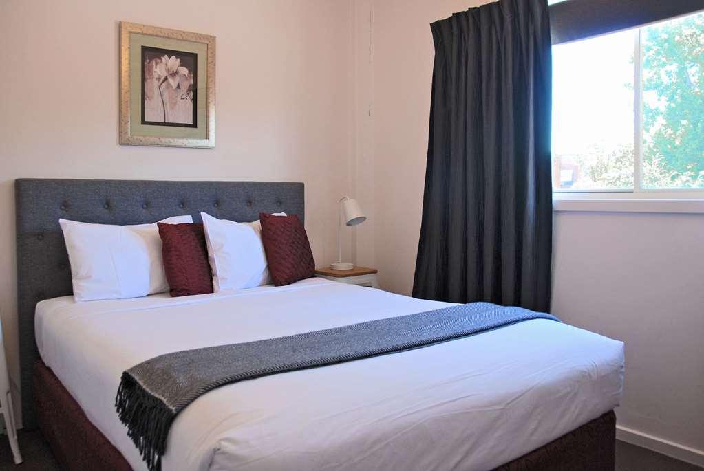 Commodore Motor Inn Albury Room photo