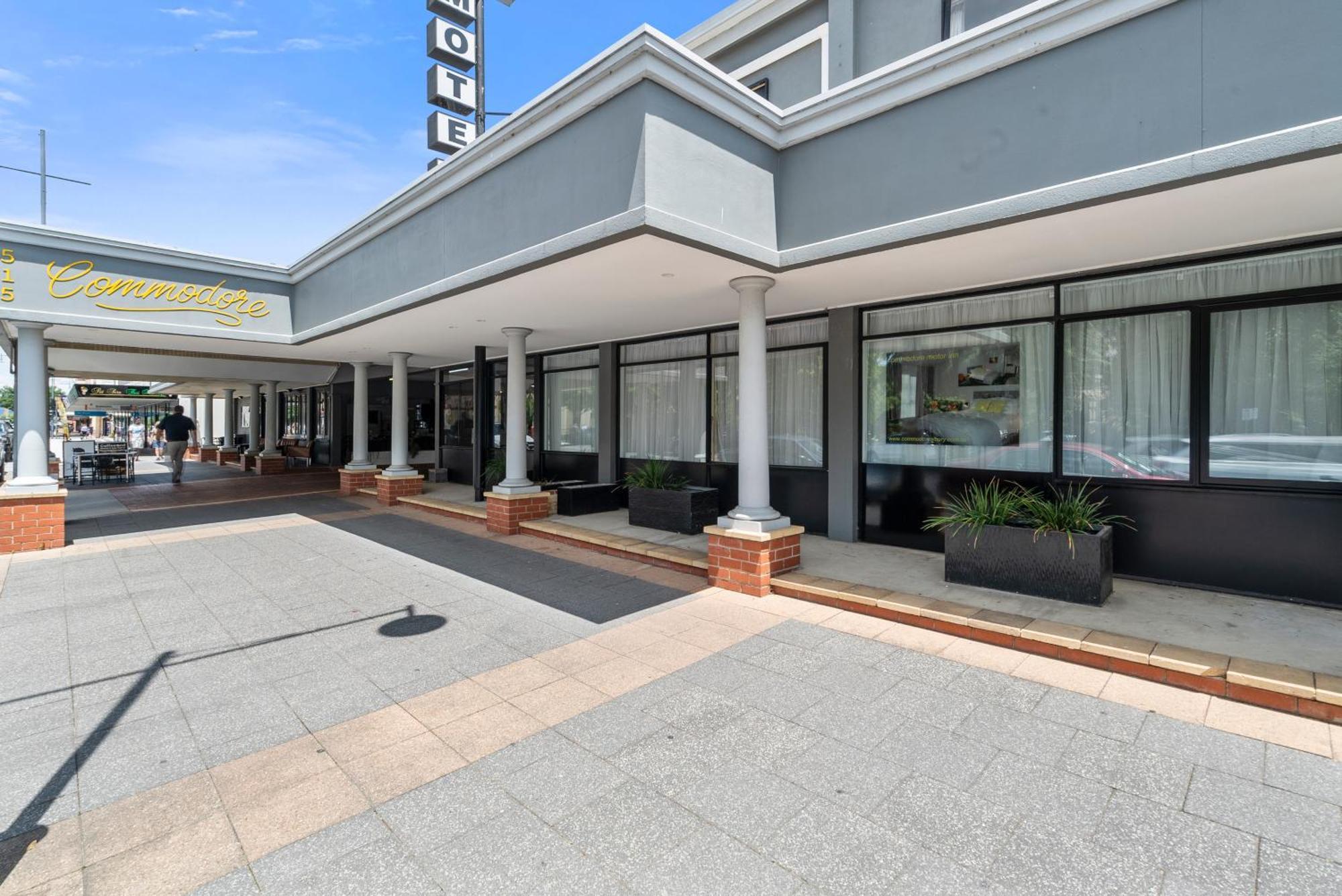 Commodore Motor Inn Albury Exterior photo