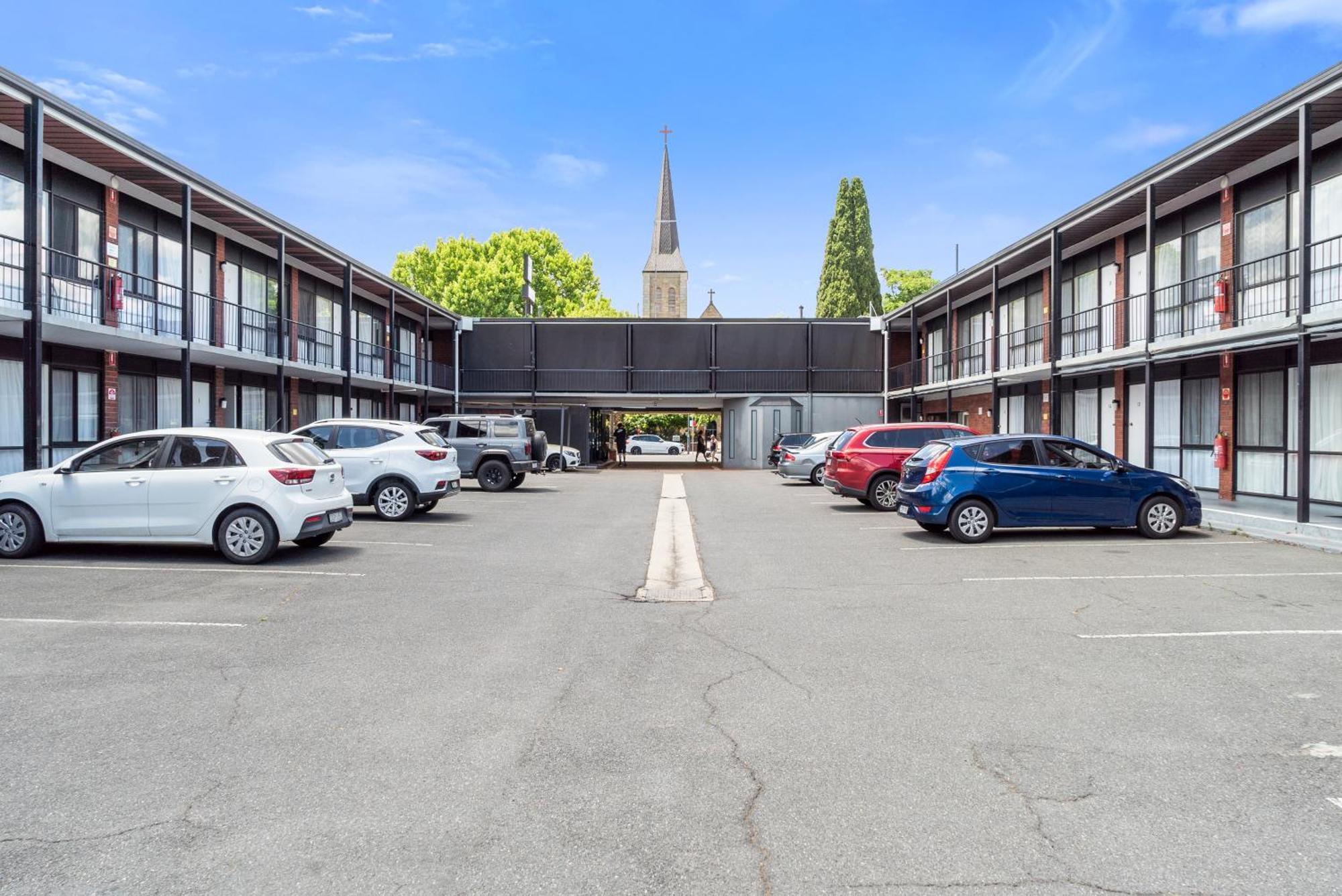 Commodore Motor Inn Albury Exterior photo