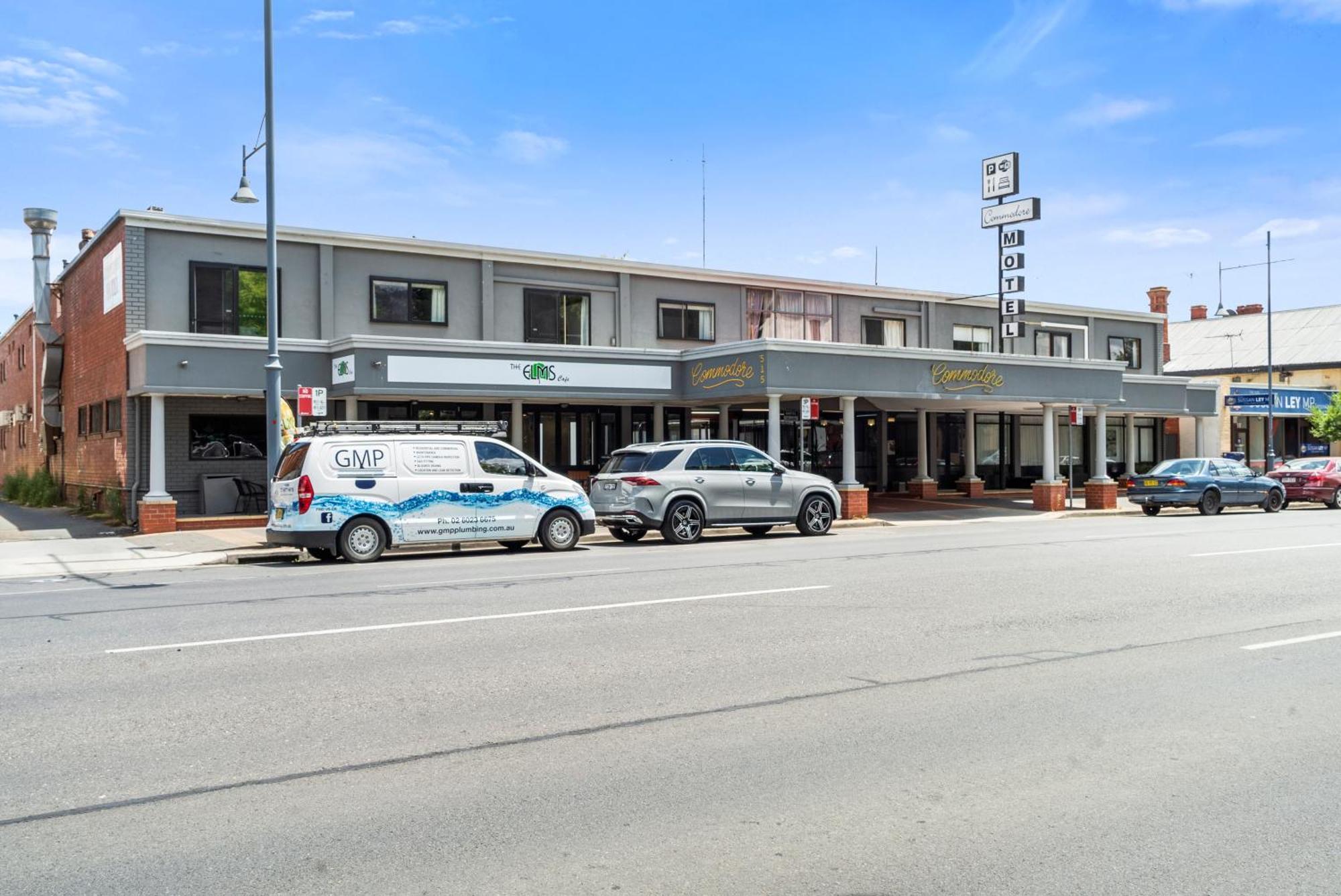 Commodore Motor Inn Albury Exterior photo
